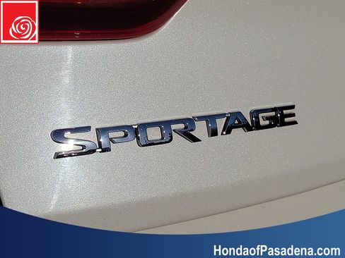 Used 2022 Kia Sportage LX AWD/4WD image 26