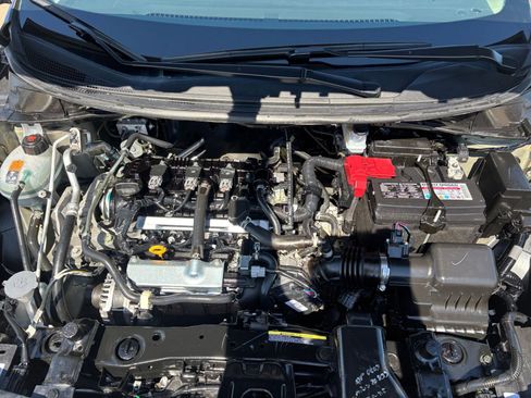 Used 2025 Nissan Versa SV FWD image 30