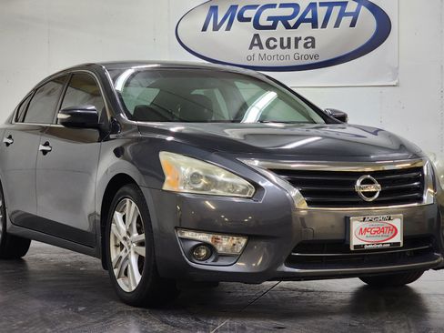 Used 2013 Nissan Altima 3.5 SL FWD image 2