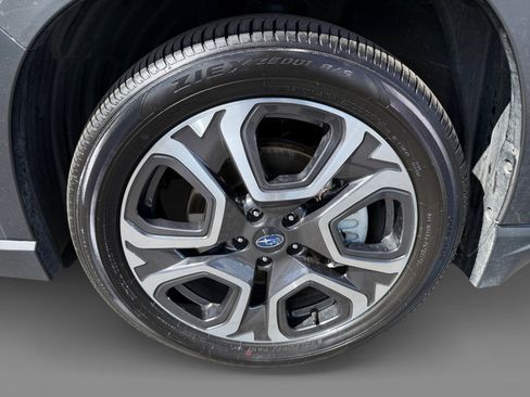 Used 2023 Subaru Ascent Limited image 9