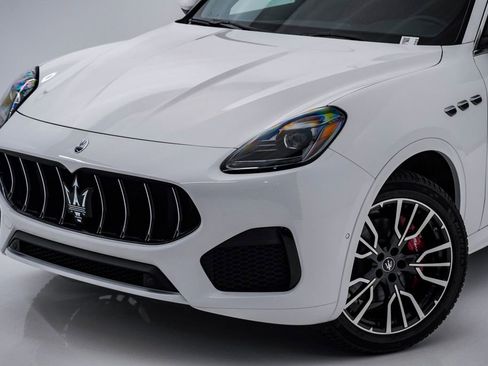 New 2025 Maserati Grecale GT image 4