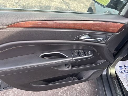 Used 2016 Cadillac SRX Luxury image 23