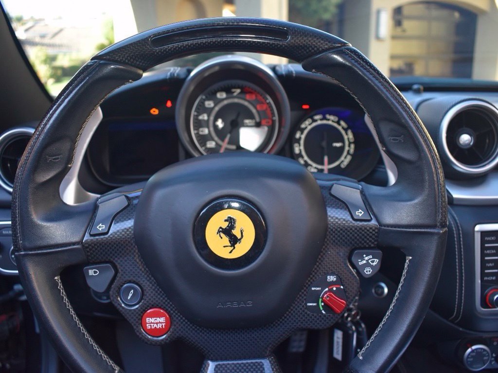 Used 2018 Ferrari California T RWD image 36