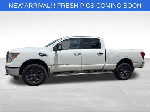 Used 2018 Nissan Titan SV w/ SV Convenience Package AWD/4WD image 3