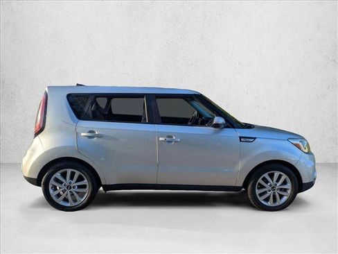 Used 2018 Kia Soul + w/ + Primo LIT Package FWD image 3
