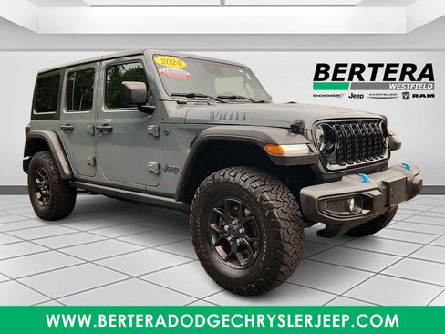 Used 2024 Jeep Wrangler Unlimited AWD/4WD image 1