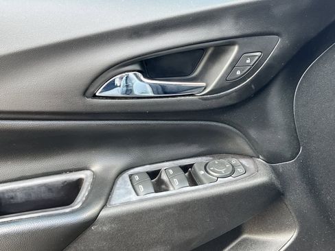 Used 2020 Chevrolet Equinox LT image 13