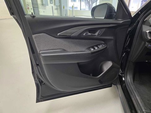 Used 2023 Chevrolet TrailBlazer LT FWD image 19