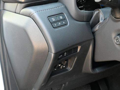 Used 2025 Lexus LX 600 4WD w/ Accessory Package (2T) image 20