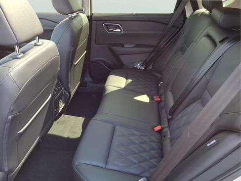 New 2026 Nissan Rogue Platinum AWD/4WD image 15