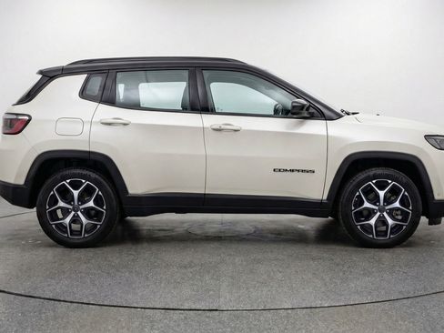 Used 2025 Jeep Compass Limited AWD/4WD image 11