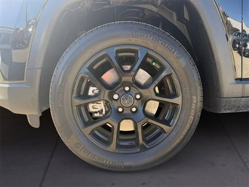 New 2026 Jeep Compass Latitude image 9