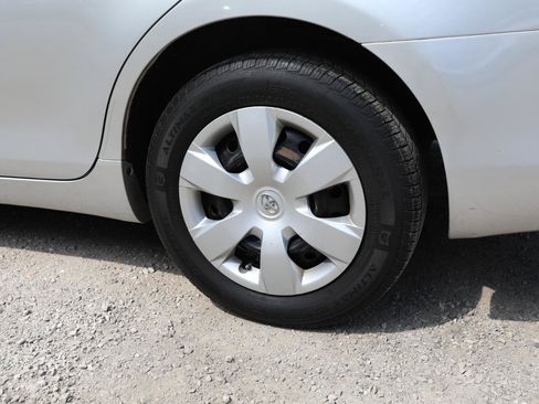 Used 2009 Toyota Camry FWD image 9