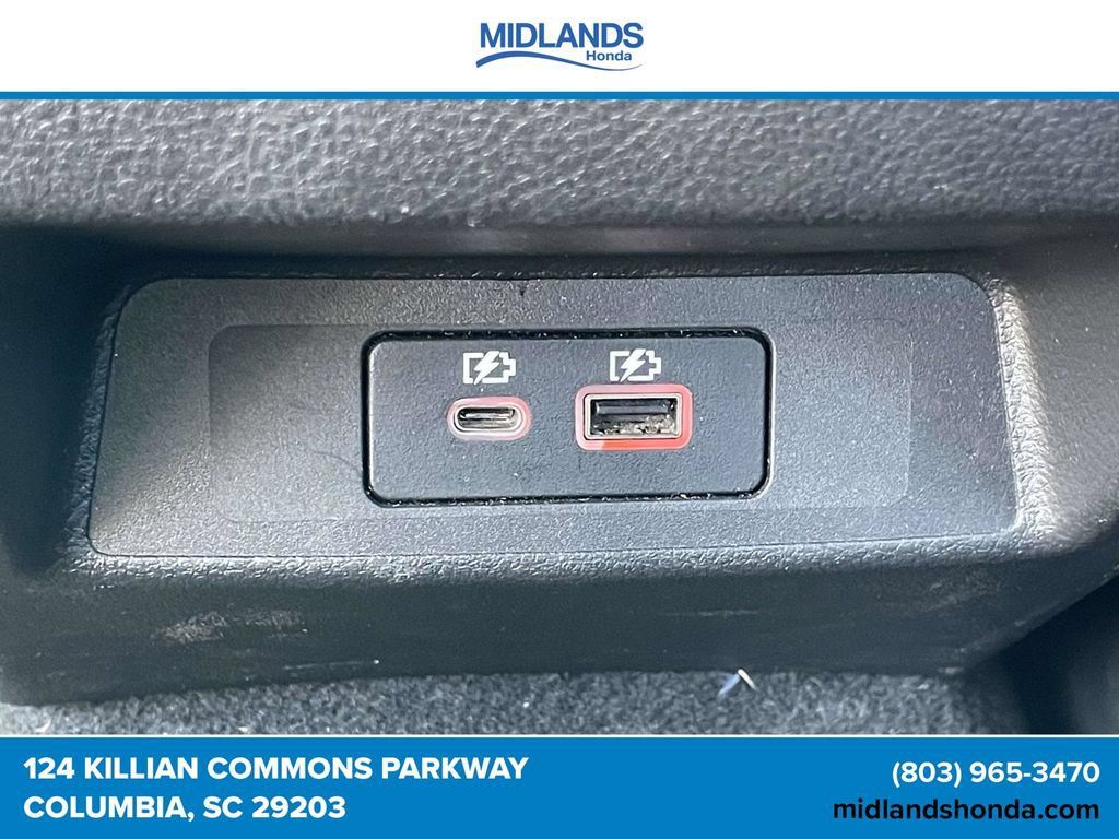 Used 2025 Nissan Altima 2.5 SV FWD image 10