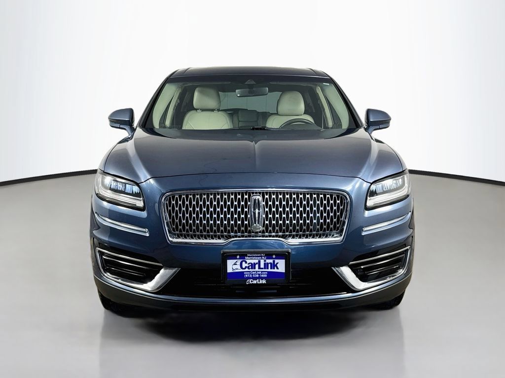 Used 2019 Lincoln Nautilus Premier AWD/4WD image 2