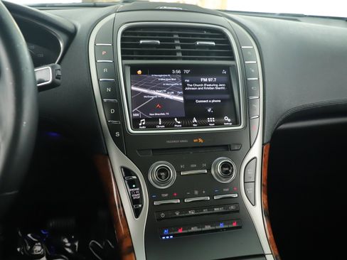 Used 2019 Lincoln Nautilus Reserve image 23