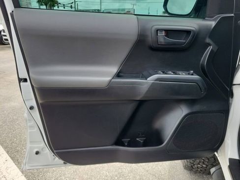 Used 2022 Toyota Tacoma SR AWD/4WD image 17