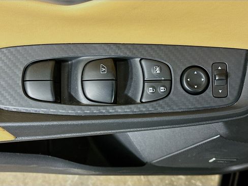 Used 2025 Nissan Sentra SV w/ SV Premium Package image 15