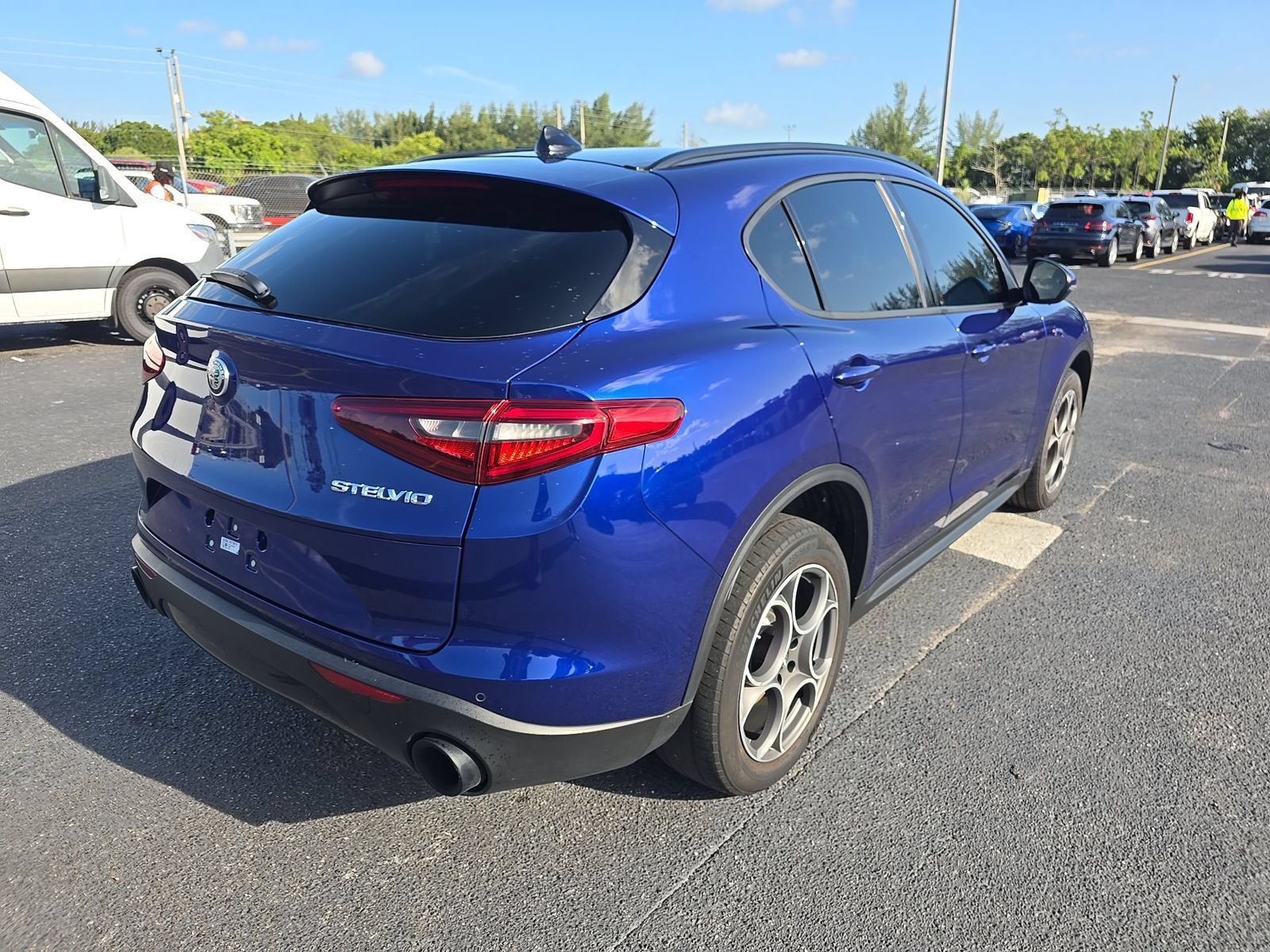 Used 2023 Alfa Romeo Stelvio Sprint RWD image 6