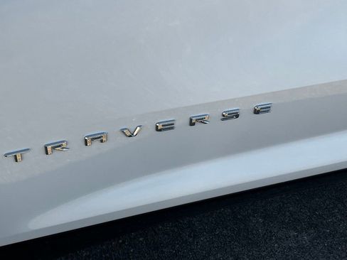 Used 2025 Chevrolet Traverse High Country image 41