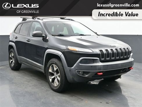 Used 2015 Jeep Cherokee Trailhawk w/ Comfort/Convenience Group image 2