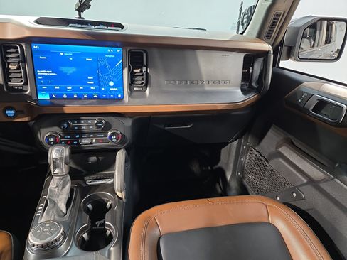 Used 2024 Ford Bronco Outer Banks AWD/4WD image 11