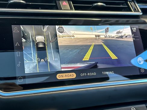 Used 2021 Land Rover Range Rover Velar R-Dynamic HSE image 18