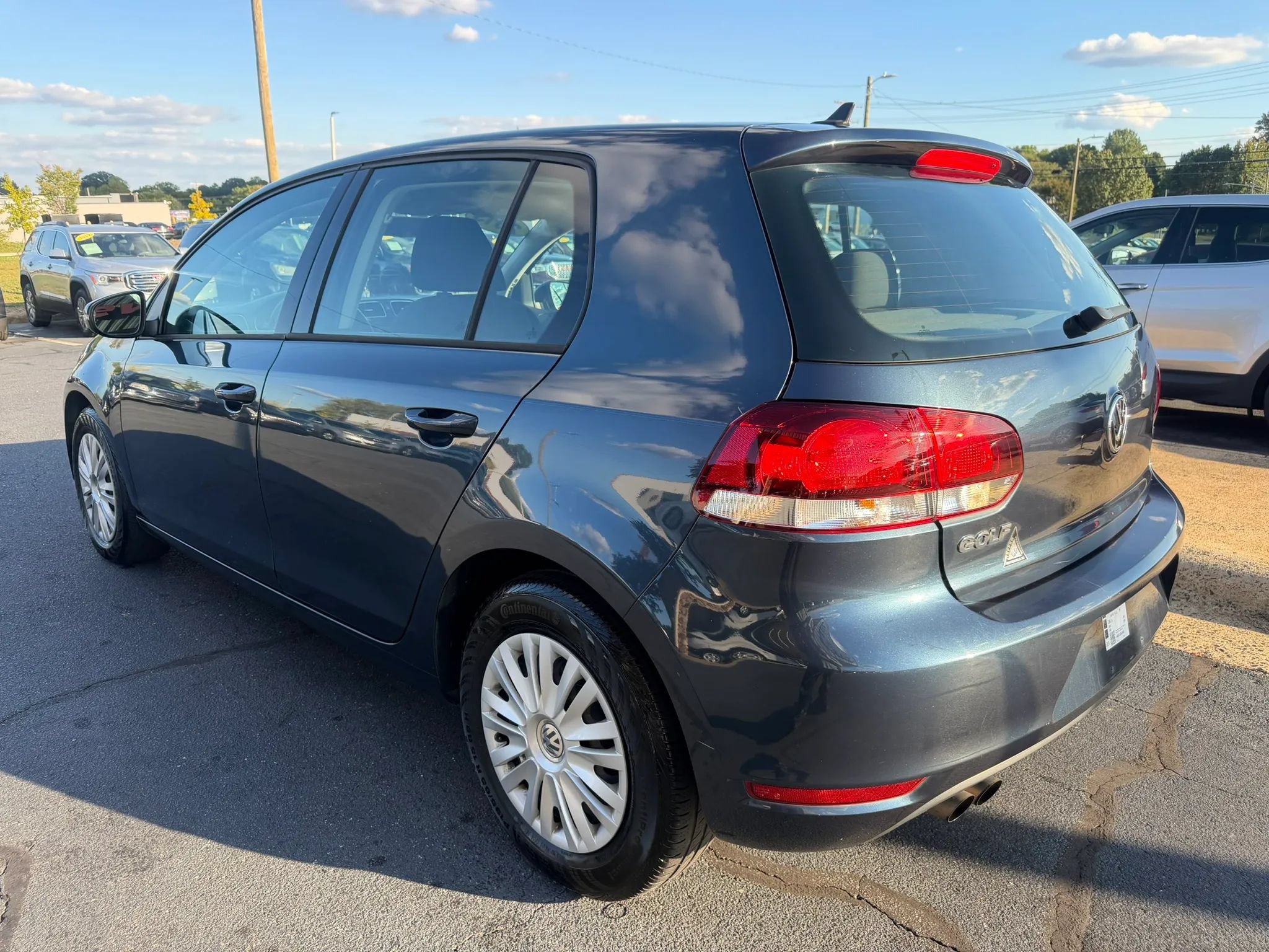 Used 2013 Volkswagen Golf 4-Door FWD image 5