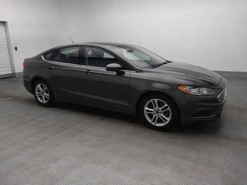 Used 2018 Ford Fusion SE FWD image 11