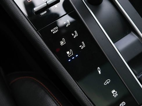 Used 2022 Porsche Macan GTS image 28