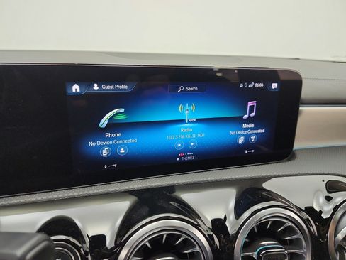 Used 2023 Mercedes-Benz CLA 250 image 9