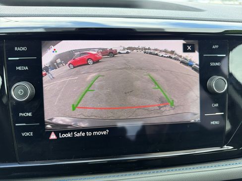 Used 2024 Volkswagen Taos SE image 26