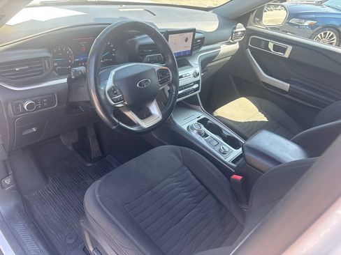 Used 2021 Ford Explorer XLT AWD/4WD image 15
