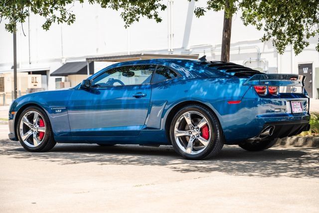 Used 2010 Chevrolet Camaro SS w/ RS Package RWD image 32