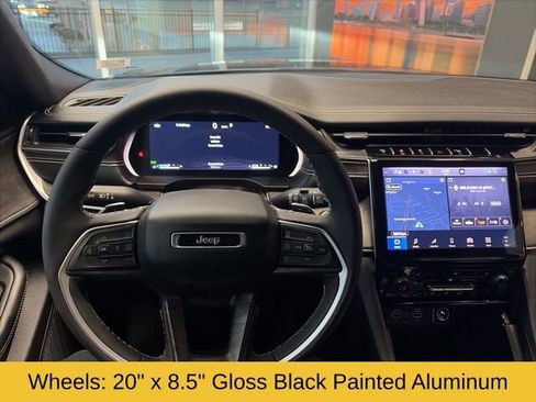 Used 2024 Jeep Grand Cherokee Limited w/ Black Appearance Package image 28