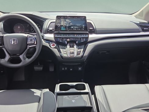New 2026 Honda Odyssey Touring image 14