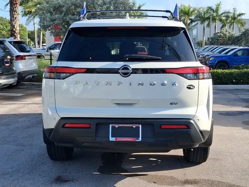 Certified 2023 Nissan Pathfinder SV FWD image 5