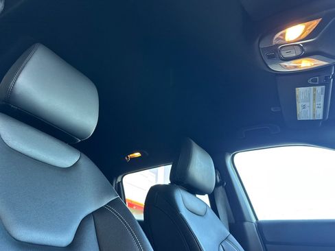 Used 2025 Jeep Compass Limited image 26