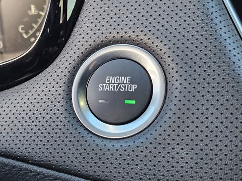 New 2025 Cadillac XT6 Luxury image 32