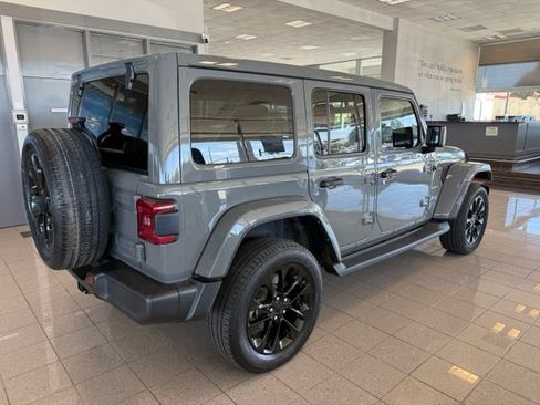Used 2021 Jeep Wrangler Unlimited Sahara w/ Cold Weather Group AWD/4WD image 3