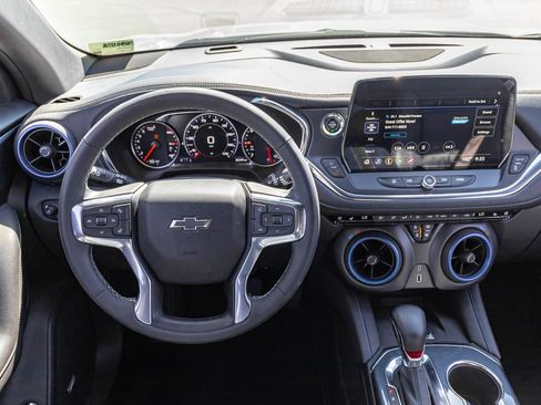 Used 2024 Chevrolet Blazer RS w/ Enhanced Convenience Package FWD image 12