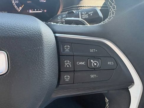 Used 2023 Jeep Grand Cherokee Altitude AWD/4WD image 25