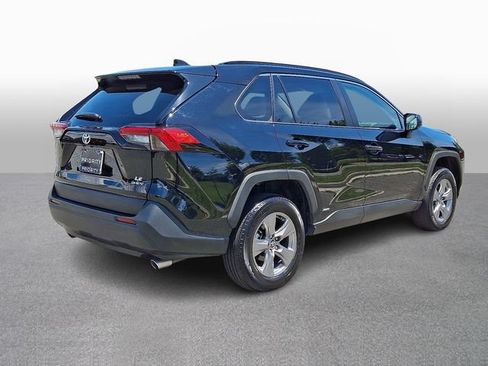 Used 2025 Toyota RAV4 LE AWD/4WD image 4