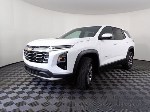 New 2025 Chevrolet Equinox LT w/ Safety and Technology Package image 8