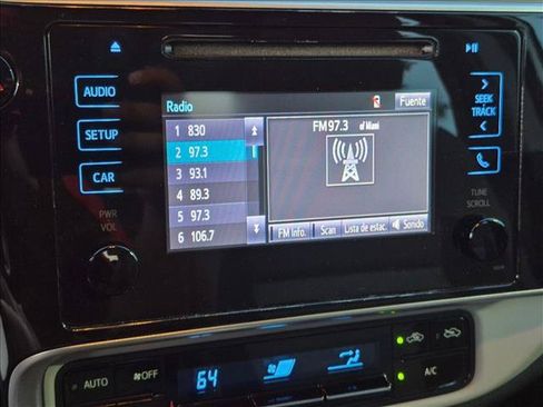 Used 2018 Toyota Corolla LE FWD image 15