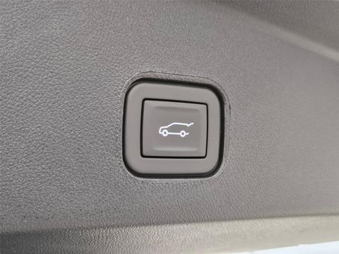 New 2026 Cadillac Lyriq Luxury w/ LPO, Floor Liner Package AWD/4WD image 29