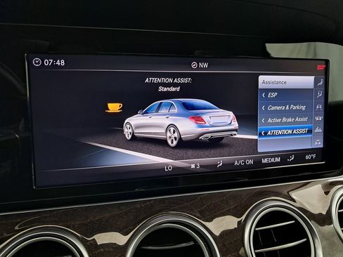 Used 2018 Mercedes-Benz E 400 4MATIC Sedan image 21