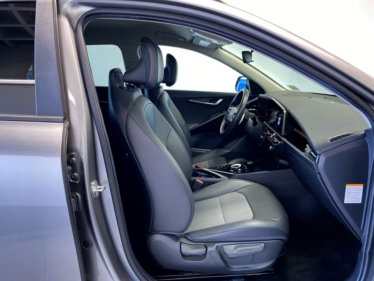 Certified 2024 Kia Niro Wind FWD image 28