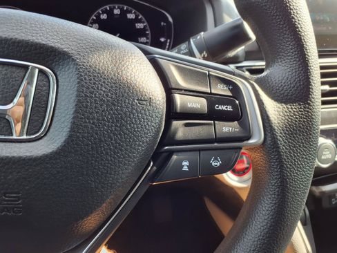 Used 2018 Honda Accord EX image 17