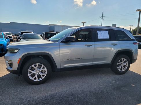 Used 2022 Jeep Grand Cherokee Limited RWD image 7